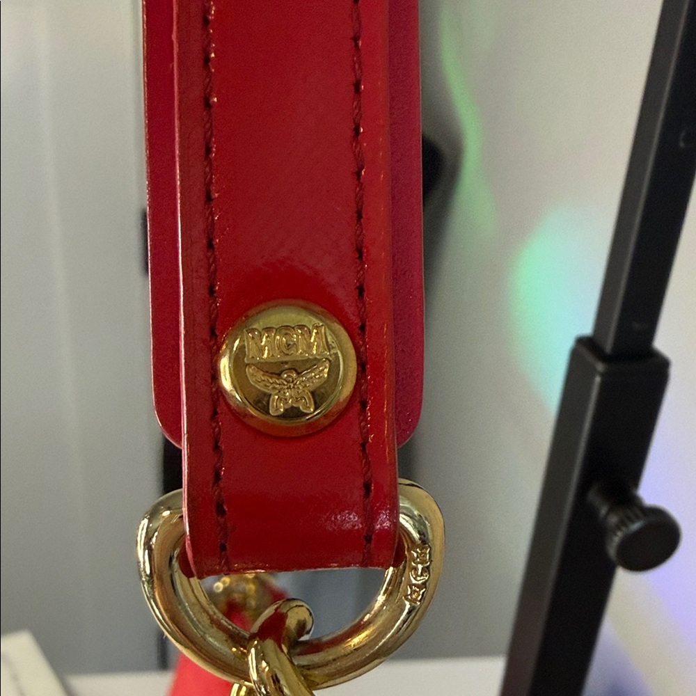 MCM Vintage Red Leather Shoulder Bag with Gold toned Chain - Picture 3 of 16